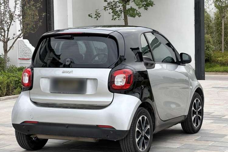 Used  fortwo 2015 1.0L 52 kW Hardtop Passion Edition
