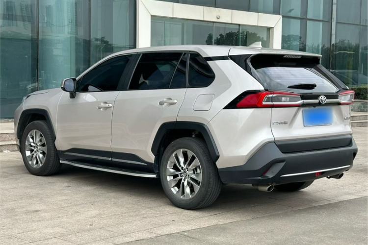 Used Toyota Wildlander 2022 2.0L CVT Two-Wheel Drive Luxury PLUS Edition
