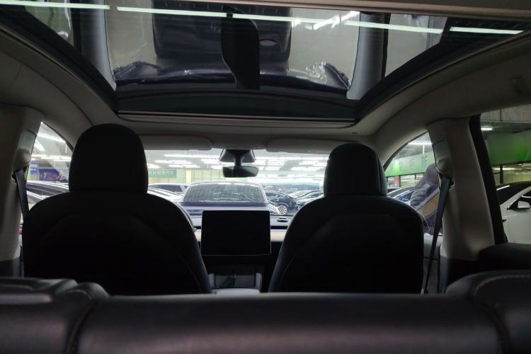 Used Tesla Model Y 2021 Long-Range All-Wheel-Drive Version
