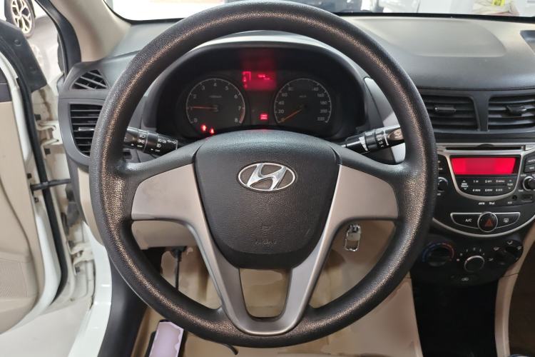 Used Hyundai Verna 2014 1.4L Manual Smart GLS Trim
