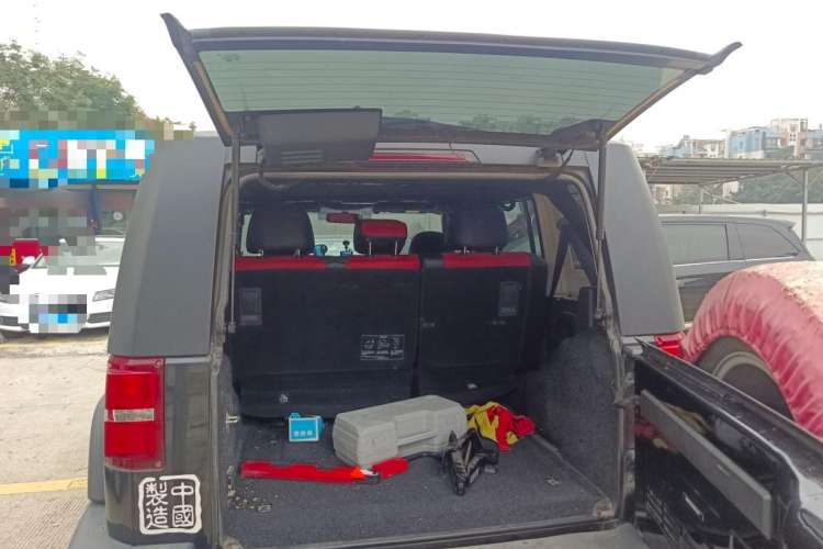 Used Beijing Auto BJ40 2016 40L 2.0T Manual Two-Wheel Drive Luxury Edition
