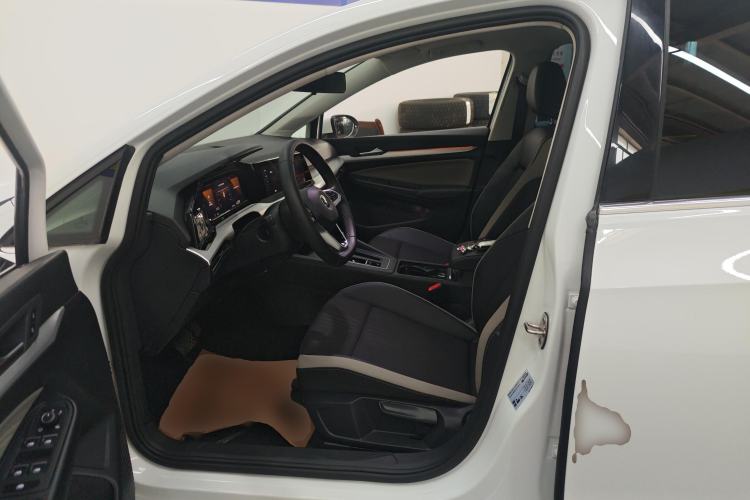 Used Volkswagen Golf 2023 Facelift 280TSI DSG Pro
