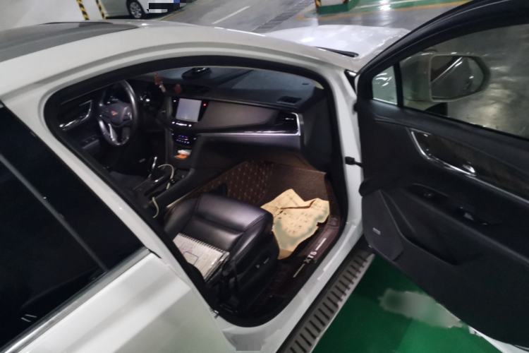 Used Cadillac XT5 2018 25T Luxury Model
