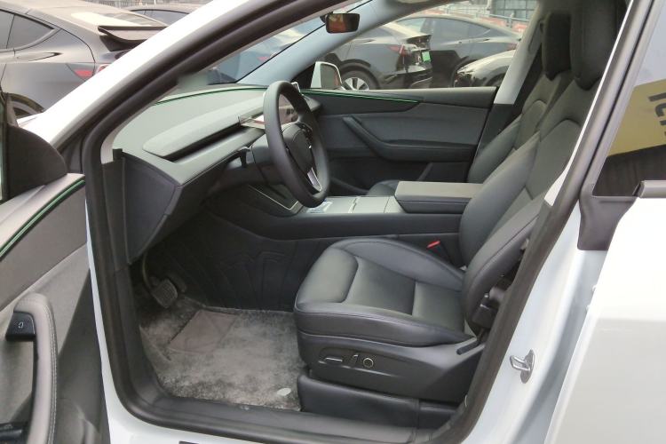 Used Tesla Model Y 2025 Rear-Wheel-Drive Version