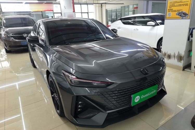 Used Changan UNI-V 2022 1.5T Prestige Version
