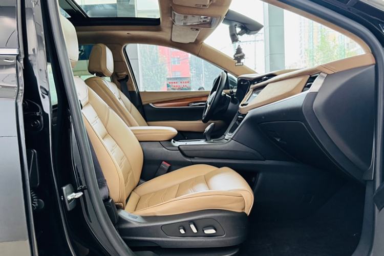 Used Cadillac XT5 2018 28E 4x4 Platinum Edition
