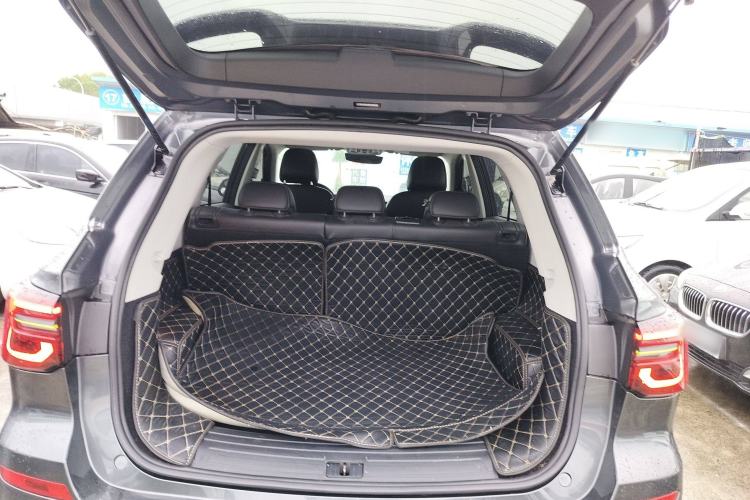 Used Roewe RX5 2023 PLUS 330TGI Automatic Trendsetting Smart Edition
