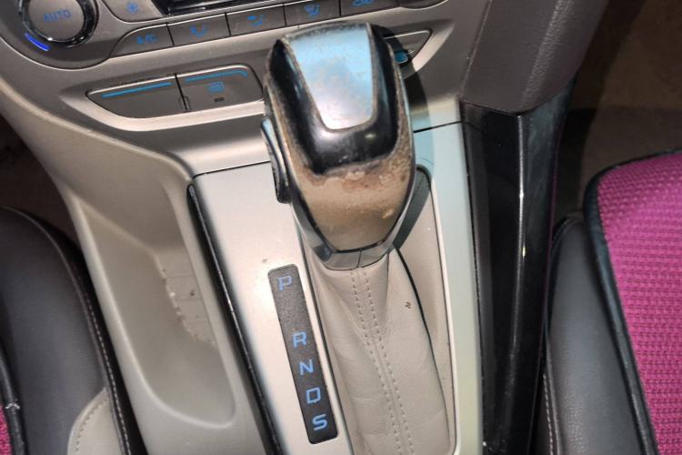 Used Ford Focus 2012 Sedan 1.6L Automatic Fashion Edition
