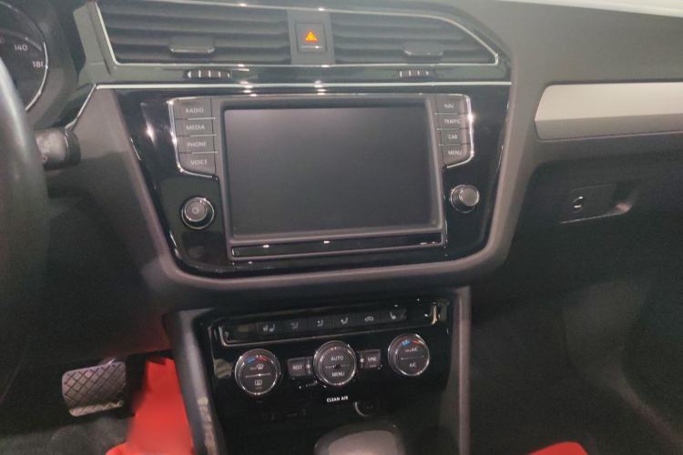 Used Volkswagen Tiguan L 2017 330TSI Automatic Two-Wheel Drive Luxury Edition
