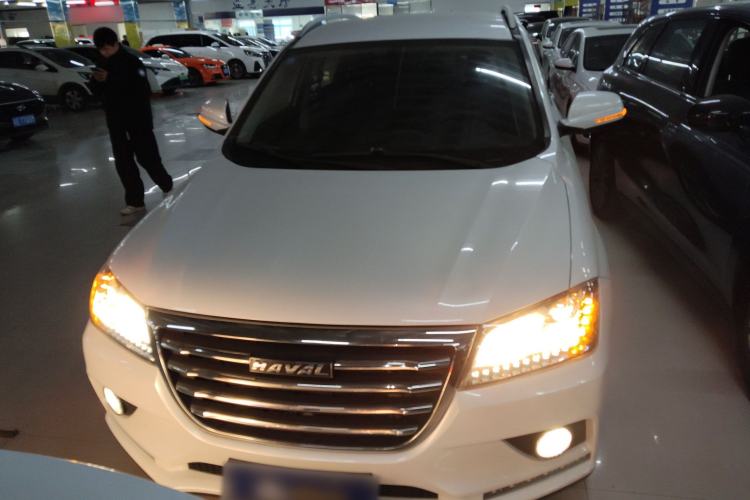 Used Haval H2 2018 1.5T Dual-Clutch Two-Wheel Drive Fashion Model China VI Standard
