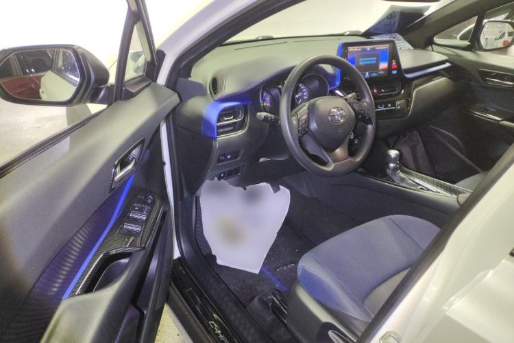 Used Toyota C-HR 2018 2.0L Coolway Leading Edition China V Standard
