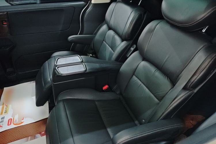 Used Honda Elysion 2016 2.4L Luxury Edition
