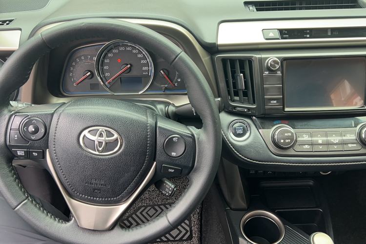 Used Toyota RAV4 2015 2.0L CVT Four-Wheel Drive New Edition
