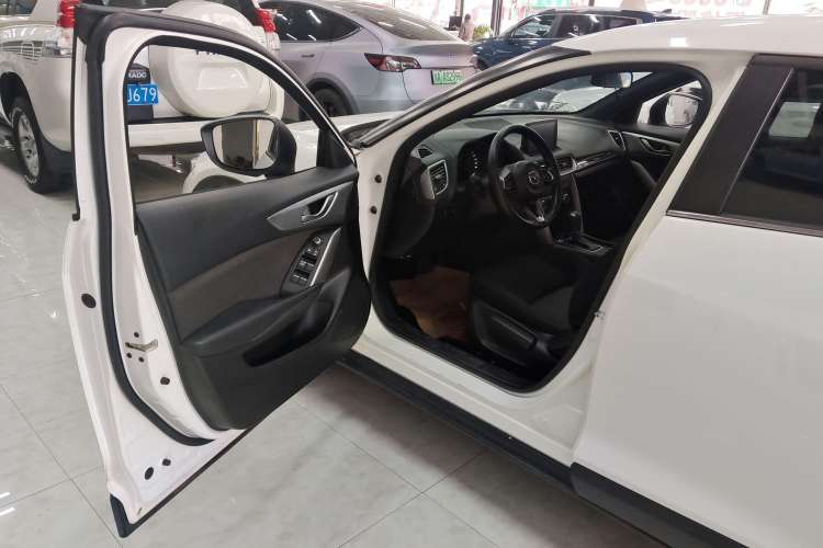 Used Mazda CX-4 2018 2.0L Automatic 2WD Blue Sky Exploration Edition China VI Standard
