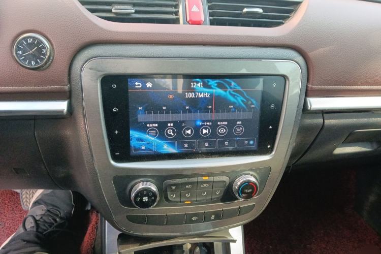 Used JAC T8 2018 2.0T Diesel Two-Wheel Drive Luxury Trim with Dual HFC4DB2-1D
