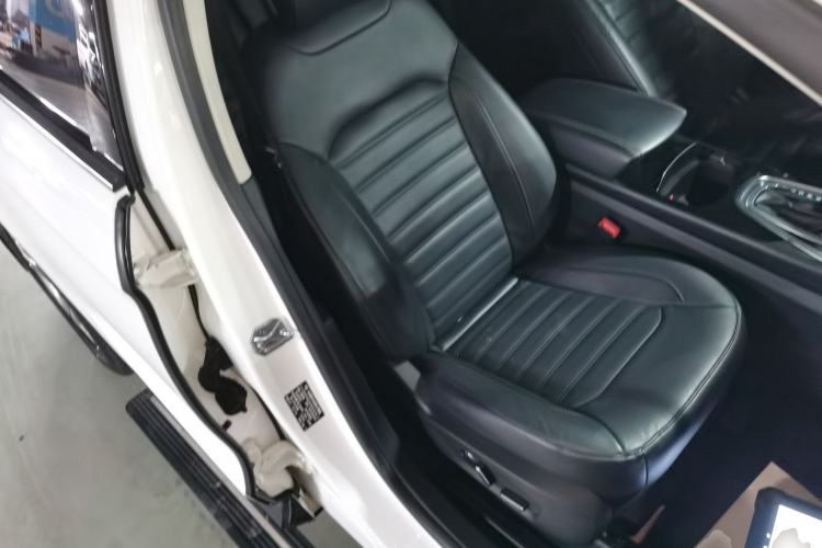 Used Ford Edge 2015 2.0T GTDi 4x4 High-Grade Model
