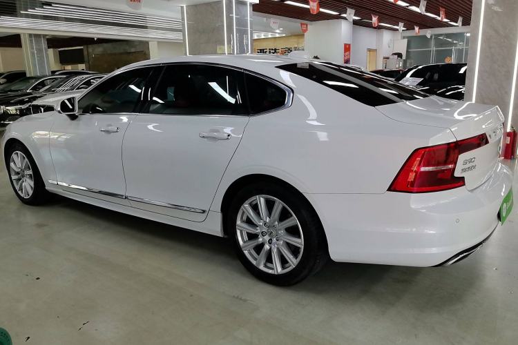 Used Volvo S90 2020 Facelift T5 Smart & Luxurious Edition