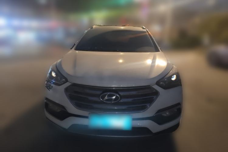 Used Hyundai Santa Fe 2017 2.4L Automatic Two-Wheel Drive Smart Version 5 Seats
