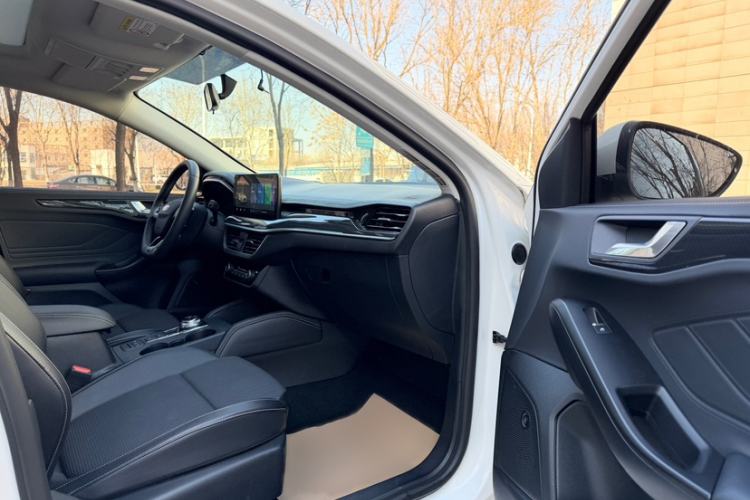 Used Ford Focus 2021 Hatchback EcoBoost 180 Automatic Titanium Edition