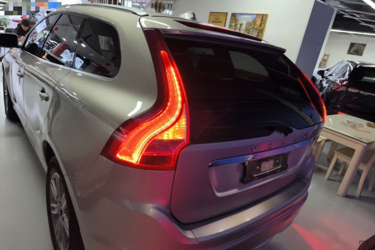Used Volvo XC60 2017 T5 AWD Smart Upgrade Edition
