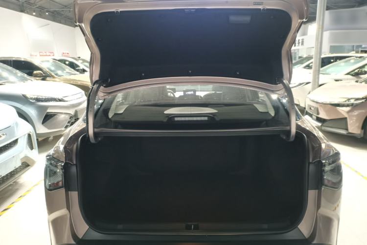 Used Toyota bZ3 2023 616 km Long-Range Premium
