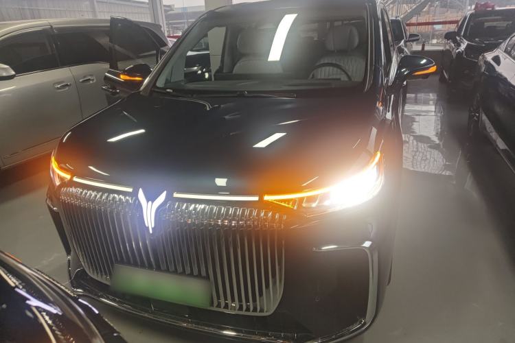 Used VOYAH Dream 2025 EV Four-Wheel Drive Flagship Kunpeng Edition