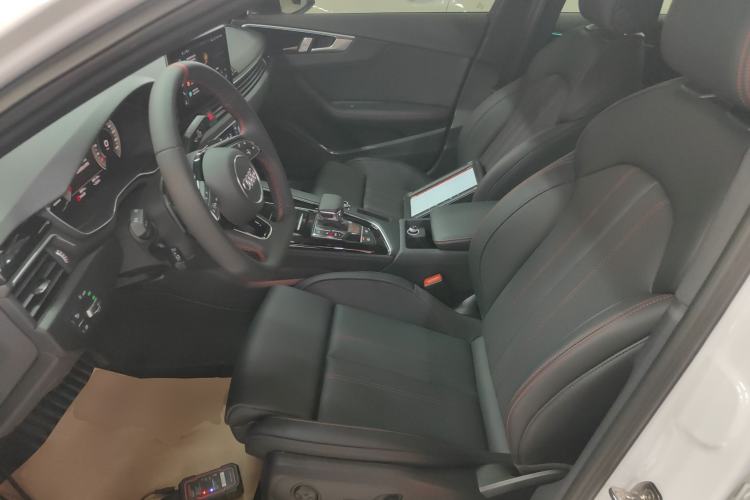 Used Audi A4L 2025 2 Million Units Enjoyment Version 40 TFSI Luxury Dynamic Edition
