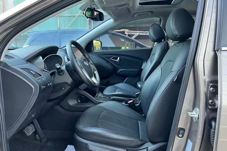 Used Hyundai ix35 2015 2.0L Automatic 2WD Smart Version China V Standard
