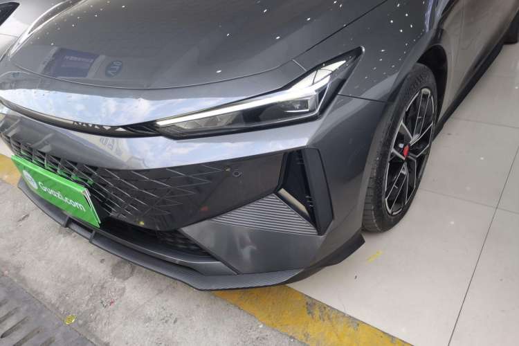 Used Changan UNI-V iDD 2024 Blue Whale Smart Electric iDD 136km Luxury Model
