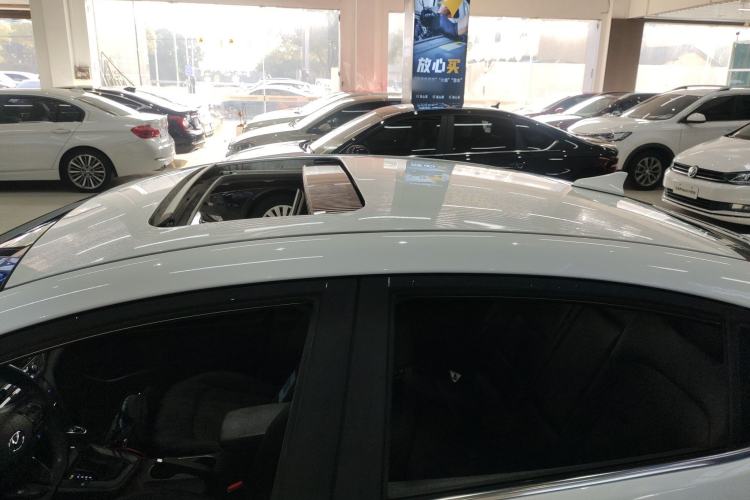 Used Hyundai Elantra 2016 1.4T Dual-Clutch Xuan Dong · Dynamic Version
