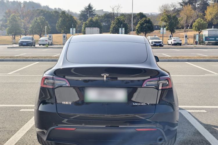 Used Tesla Model Y 2023 Rear-Wheel-Drive Version
