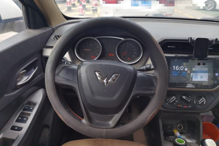 Used Wuling Hongguang 2019 1.5L S Comfort Edition China VI LAR
