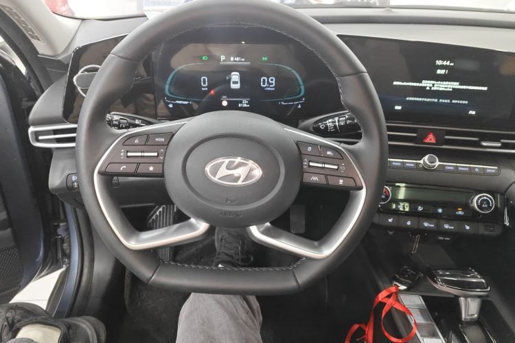 Used Hyundai Elantra 2023 1.5L CVT LUX Prestige Edition
