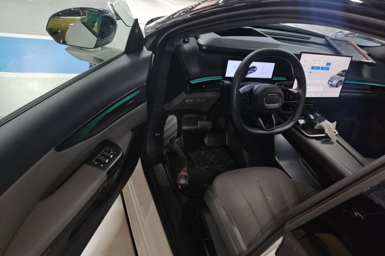 Used Lynk & Co 07 2024 EM-P 126 Long-Range Ultra
