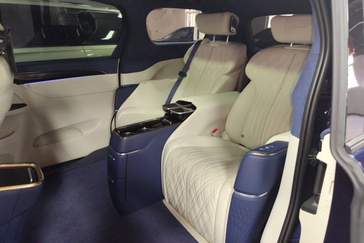 Used Buick GL8 2022 Avenir Avia Four-Seat Prestige Edition
