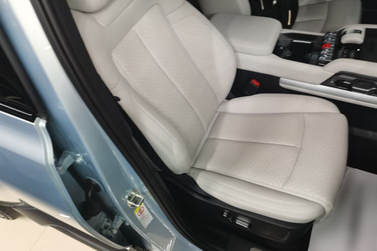 Used Formula Leopard Titanium 3 2025 501KM All-Wheel Drive Intelligent Driving Ultra Version