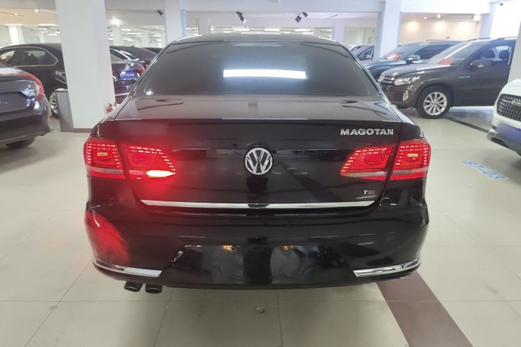Used Volkswagen Magotan 2015 1.8TSI Advanced Model
