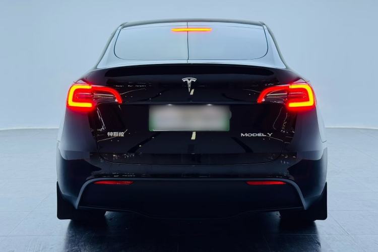 Used Tesla Model Y 2023 Rear-Wheel-Drive Version
