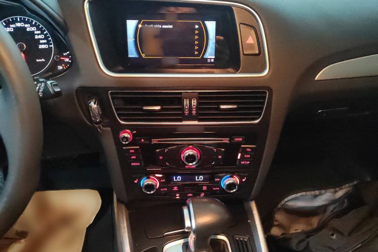 Used Audi Q5 2018 Collector's Edition 40 TFSI Technology Model
