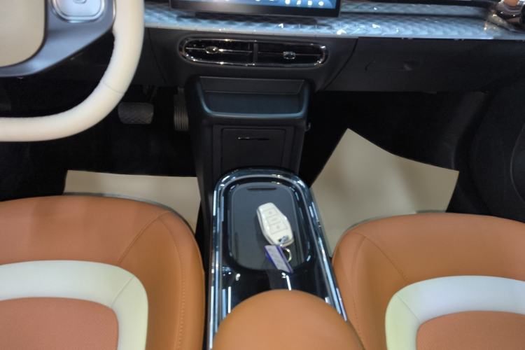 Used  3 2023 505km Air
