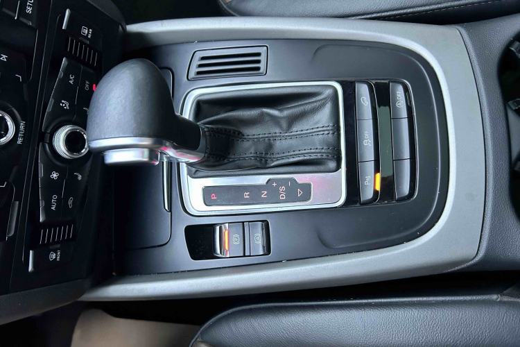 Used Audi Q5 2017 Plus 40 TFSI Ambition Model
