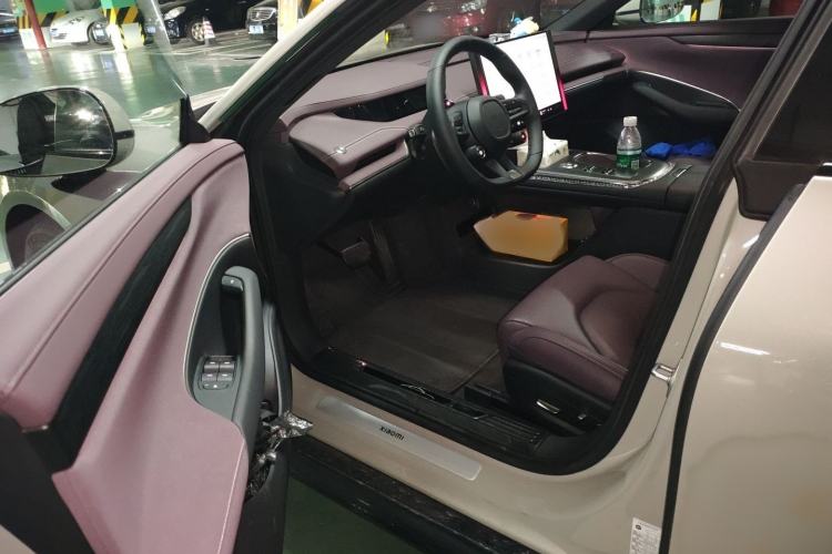 Used  SU7 2024 Rear-Drive Ultra-Long Range Advanced Pro-Level Intelligent Driving Version
