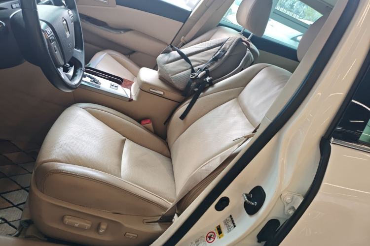 Used Toyota Crown 2012 2.5L Royal Navigation Edition
