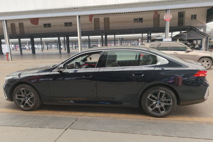 Used BMW i5 2024 eDrive 35L Prestige Luxury Package
