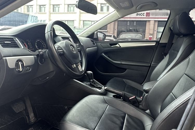 Used Volkswagen Sagitar 2014 Revised Version 1.4TSI Automatic Luxury Edition
