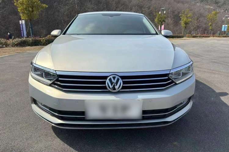 Used Volkswagen Magotan 2018 Facelift 330TSI DSG Luxury Model
