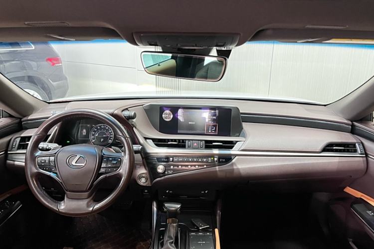 Used Lexus ES 2020 200 Excellence Edition
