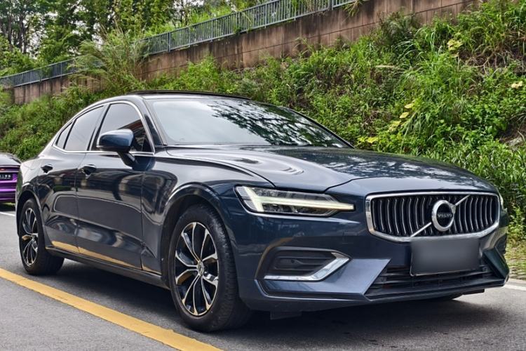 Used Volvo S60 2021 T4 Zhiyi Luxury Edition

