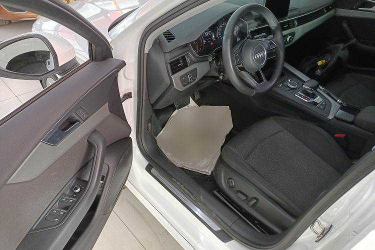 Used Audi A4L 2018 30th Anniversary Edition 30 TFSI Ambition Model