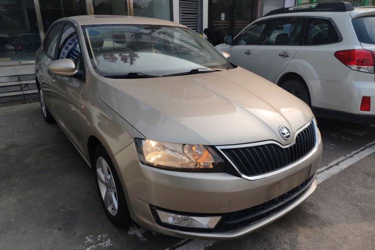 Used Skoda Rapid 2013 1.6L Manual Smart Selection Model
